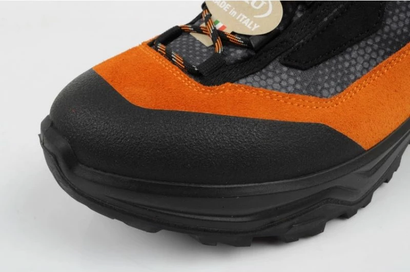 Trekking copati Aku, črno-oranžni