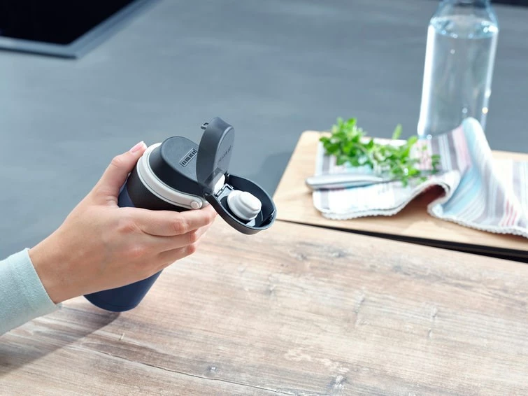 Termovka 350 ml, nerjaveče jeklo, črno/modra Leifheit 3247