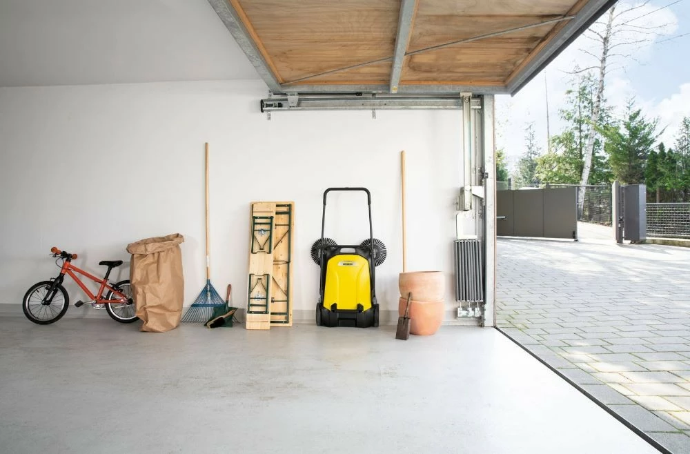 Ročni pometalnik Karcher S 4 Twin 1.766-360.0, 20 L, rumeno/črn