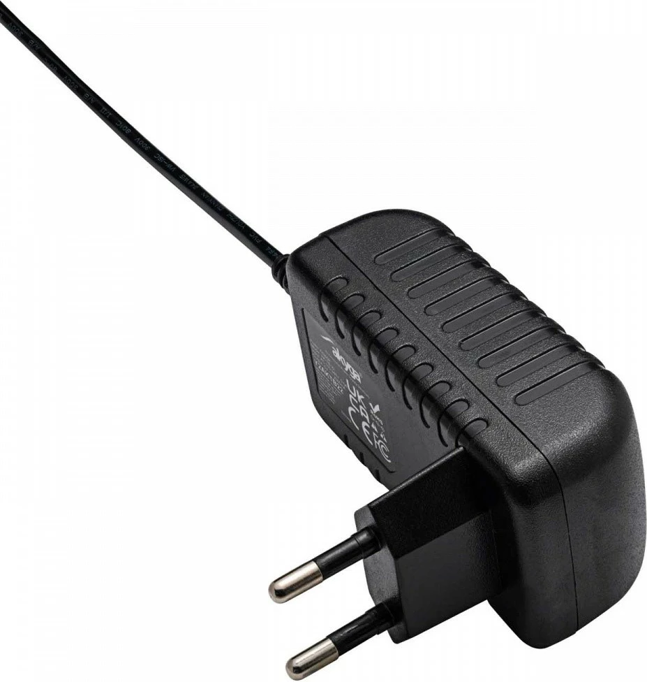 Univerzalni napajalnik AKYGA AK-TB-22, 5V/2A, 10W, 5.5x2.1 mm, črn