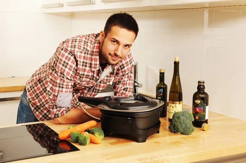 Električni ponev za peko ETA, črn