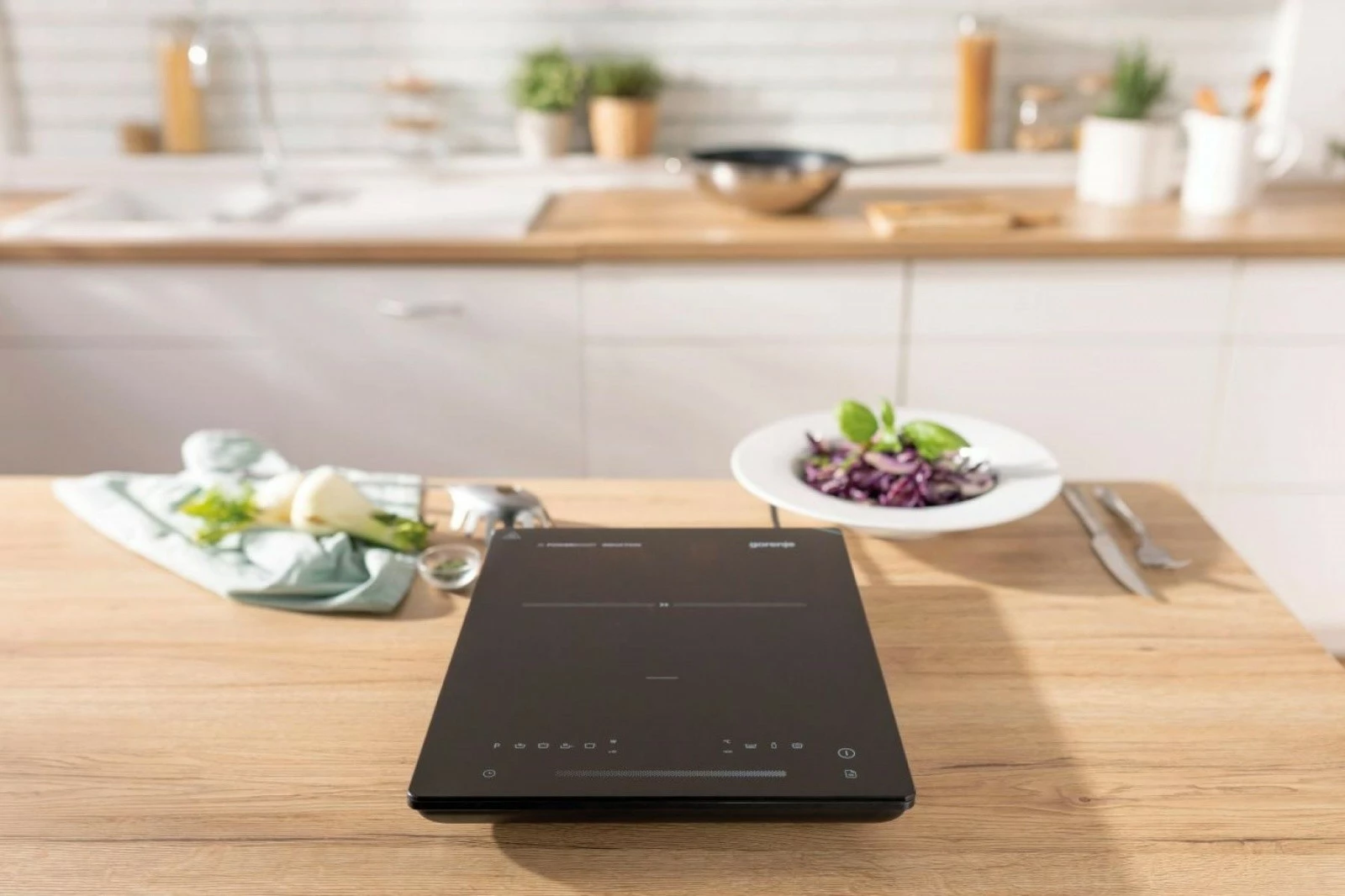 Indukcijska kuhalna plošča, 1 cona, 2000 W, črna Gorenje ICY2000SP