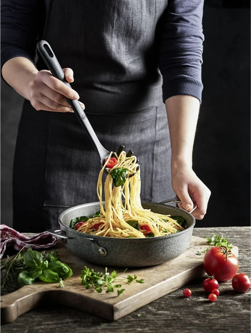 Globoka ponev za indukcijo Ballarini Salina Granitium, 28 cm, siva