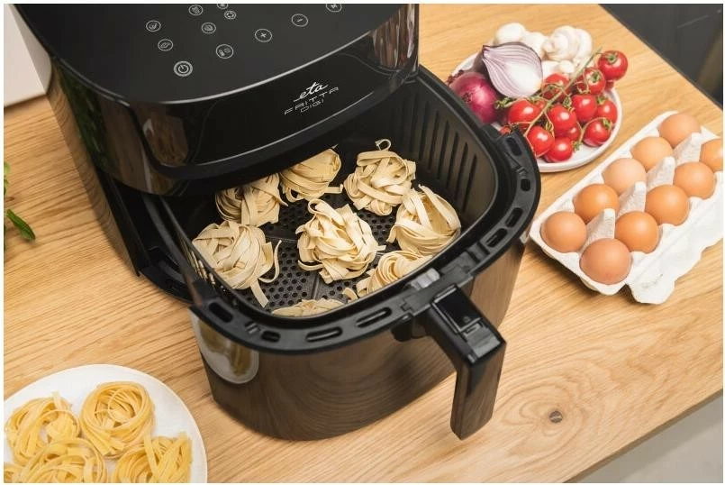 Zračni cvrtnik Fritta Digi ETA 316890000, 7,2 L, 1800 W, črn