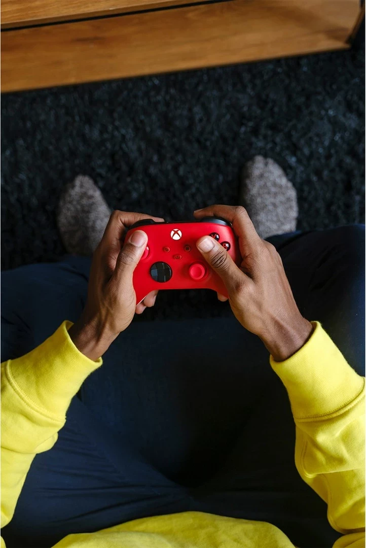 Brezzični igralni kontroler, Microsoft Xbox Wireless Controller QAU-00012, Bluetooth/USB, rdeč