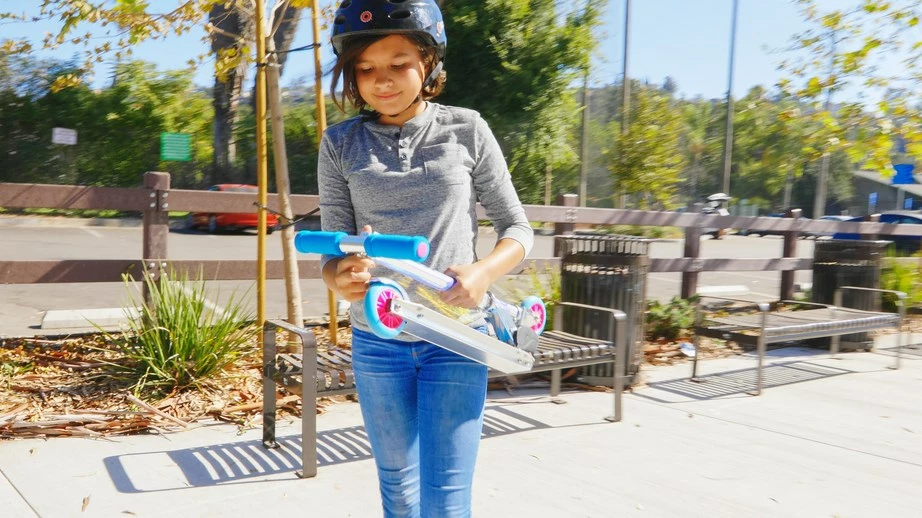 Skiro za otroke Razor A Special Edition, večbarven