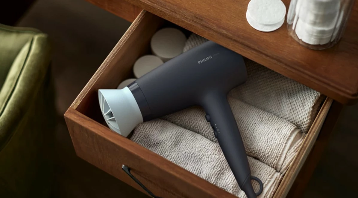 Sušilnik za lase Philips BHD360/20, 2100 W, črn Sušilnik za lase Philips BHD360/20, 2100 W, črn
