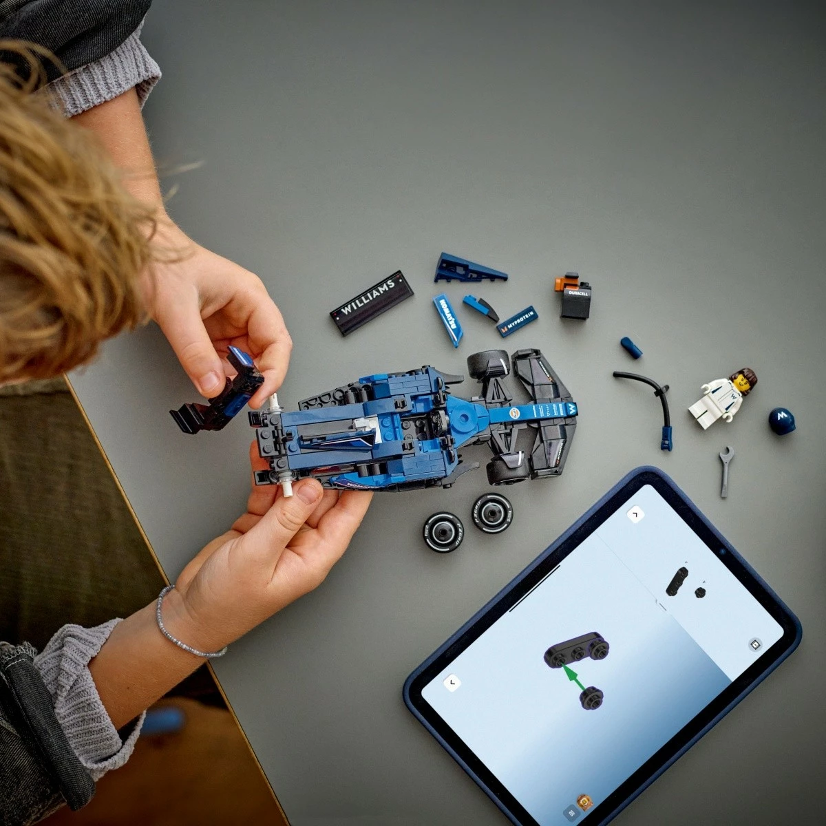 Model dirkalnega avtomobila Williams Racing FW46, Set LEGO Speed Champions, 263 delov, za otroke 10+, plastika