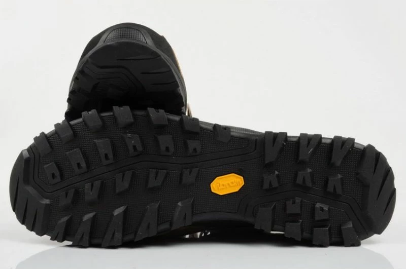 Outdoor tekaški čevlji Aku, rjavi