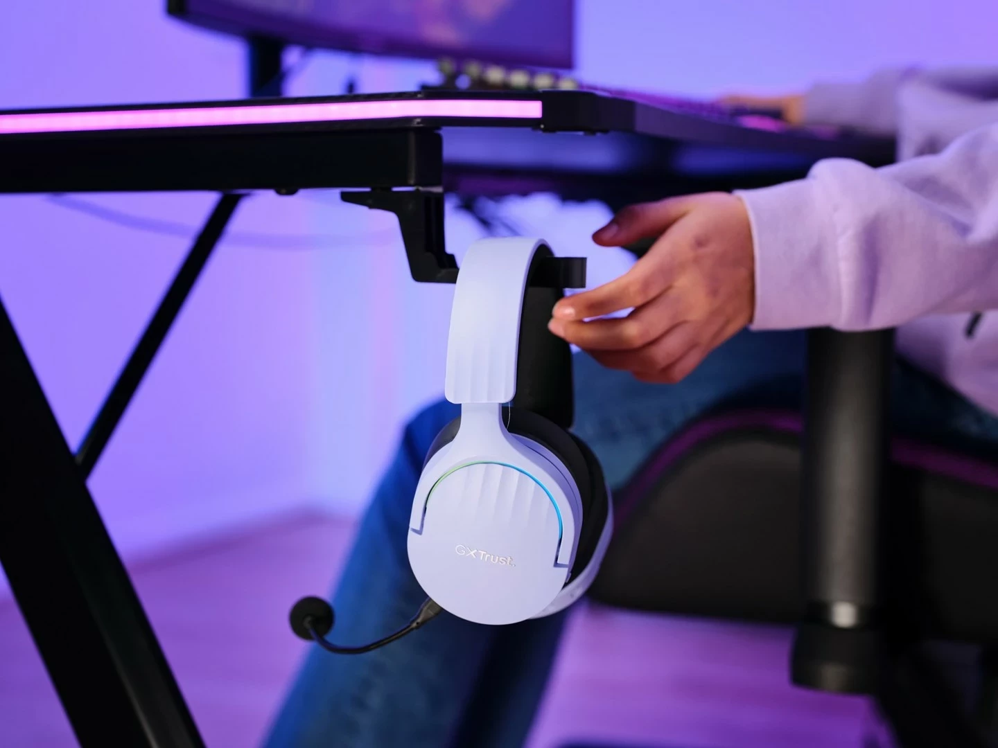 Slušalke za igre, žične in brezžične, USB Type-A, Bluetooth, Trust GXT 491P FAYZO, črne, vijolične