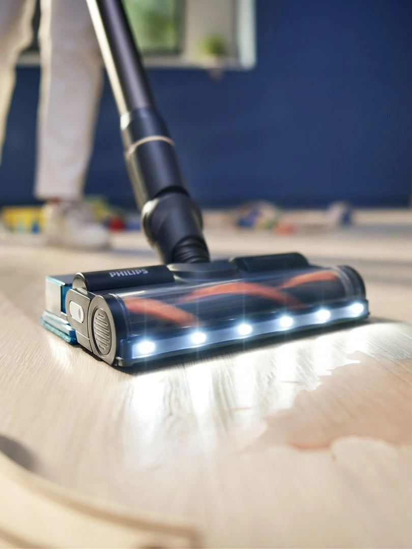 Brezžični pokončni sesalnik za suho in mokro čiščenje, Philips 7000 series Aqua XC7057/01, 0,6 L, Li-Ion, črn