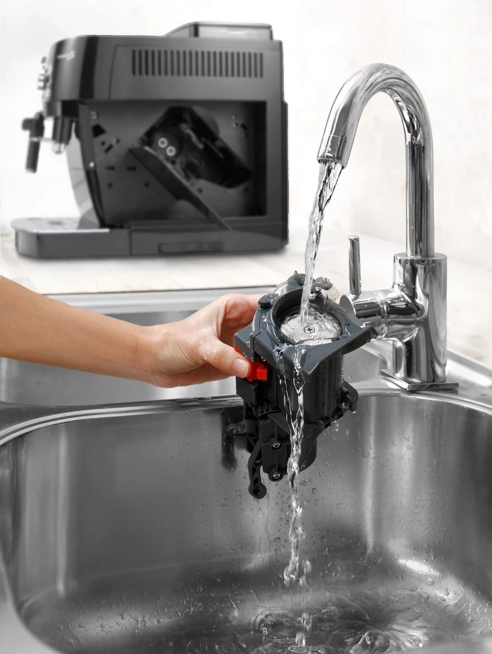 Aparat za kavo De'Longhi, črn