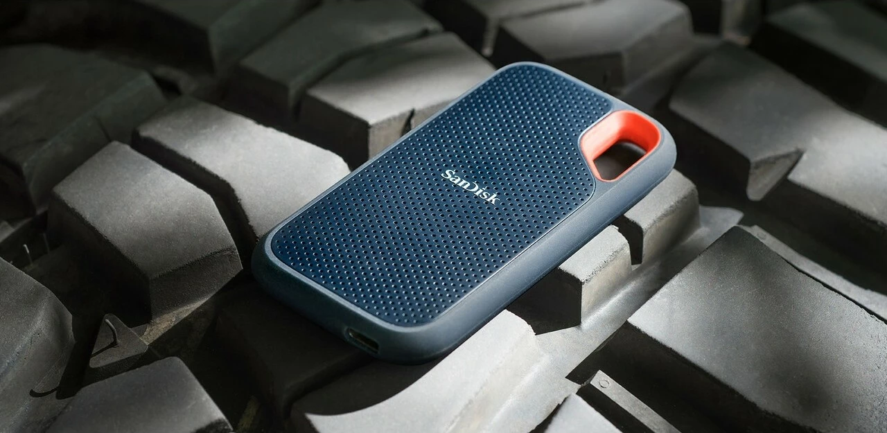Zunanji disk SanDisk Extreme Portable, 1 TB, USB Type-C, 3.2 Gen 2, 1050 MB/s, zaščita z geslom, črn Zunanji disk SanDisk Extreme Portable, 1 TB, USB Type-C, 3.2 Gen 2, 1050 MB/s, zaščita z geslom, črn