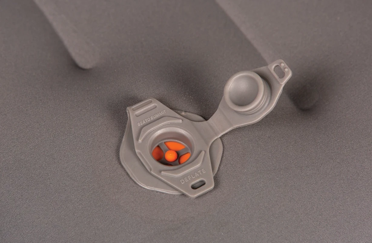 Napihljiv ultralahki jastuk Aeros Deluxe, Sea To Summit, siva