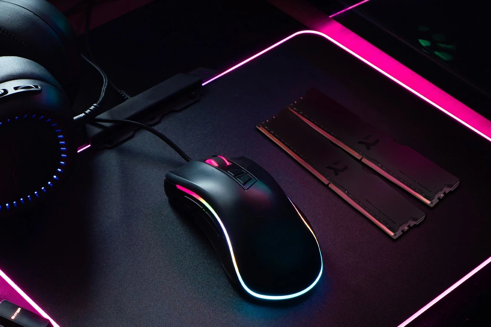 RAM pomnilnik Goodram IRDM PRO, 16 GB DDR4 3600 MHz, črn