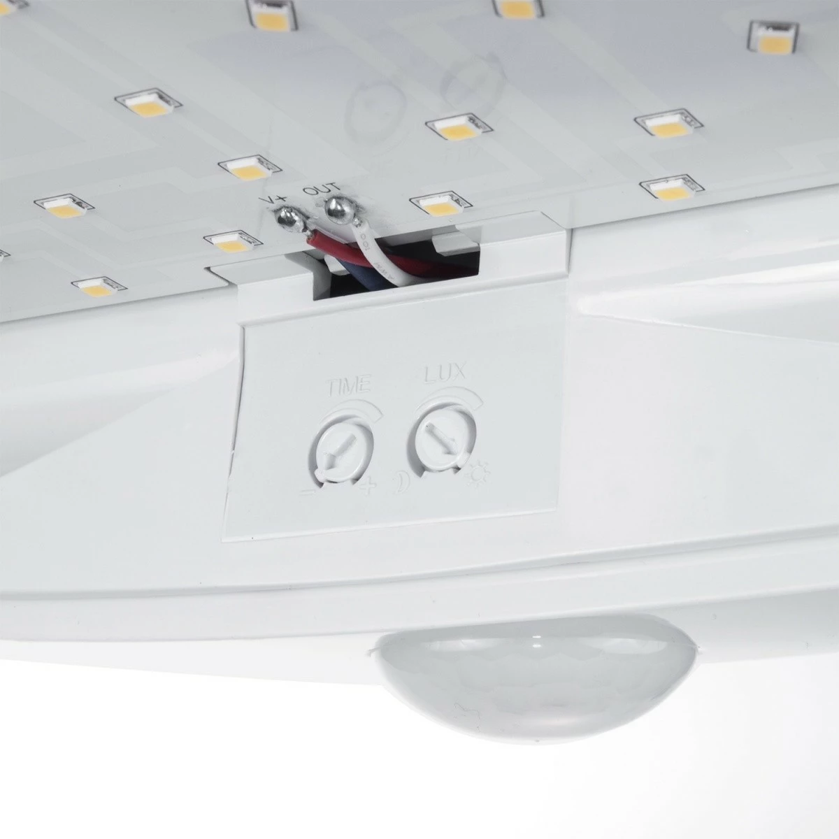 LED svetilka z detektorjem gibanja Maclean MCE357W, 10W, 900 lm, 4000K, IP44, bela