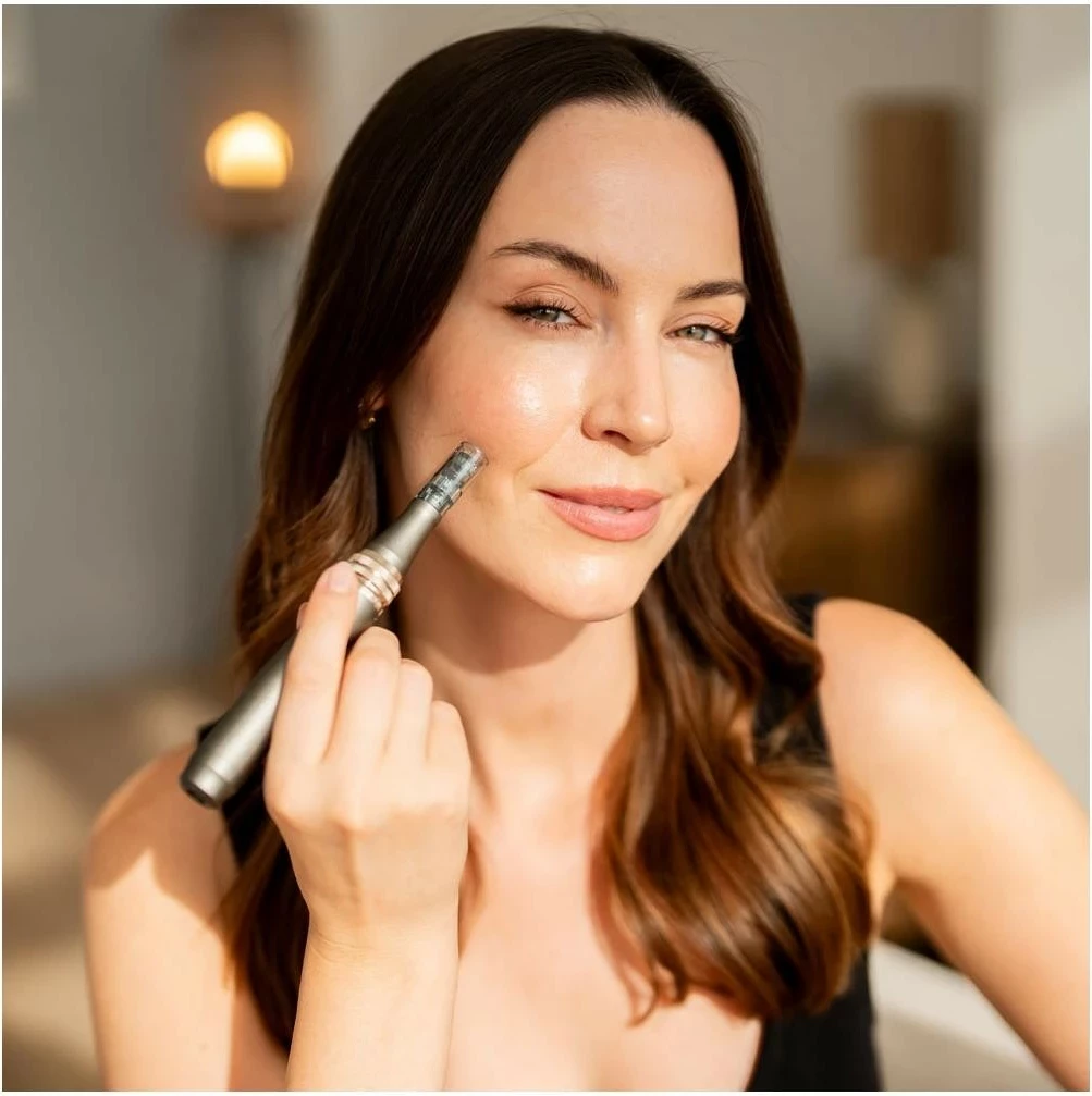 Mezoterapijska naprava z mikropiglavami Beautifly RevitaDerm PRO, siva