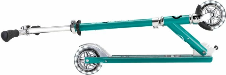 Skuter z LED lučmi Globber