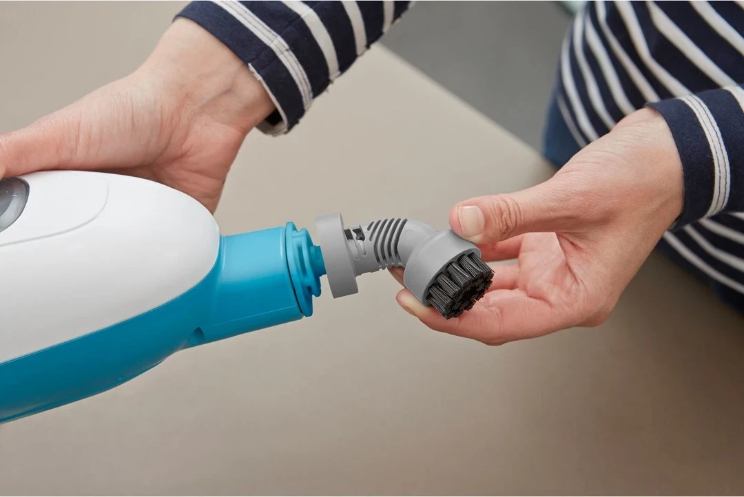 Sesalnik Black & Decker FSMH13E10-QS