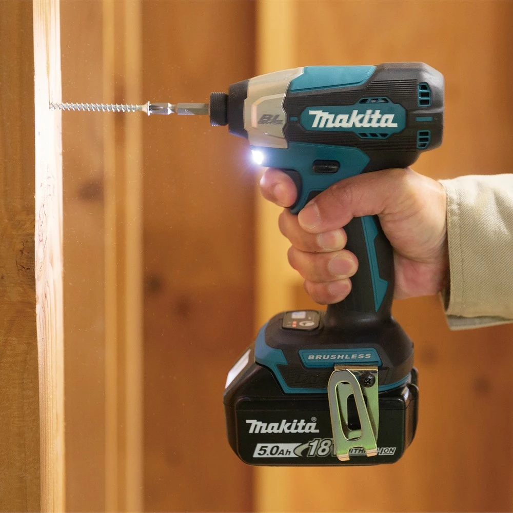 Vrtalni udarni ključ, Makita DTD157Z, brezkrtačen, 18 V, 1/4", 3000 RPM, črno/zelena