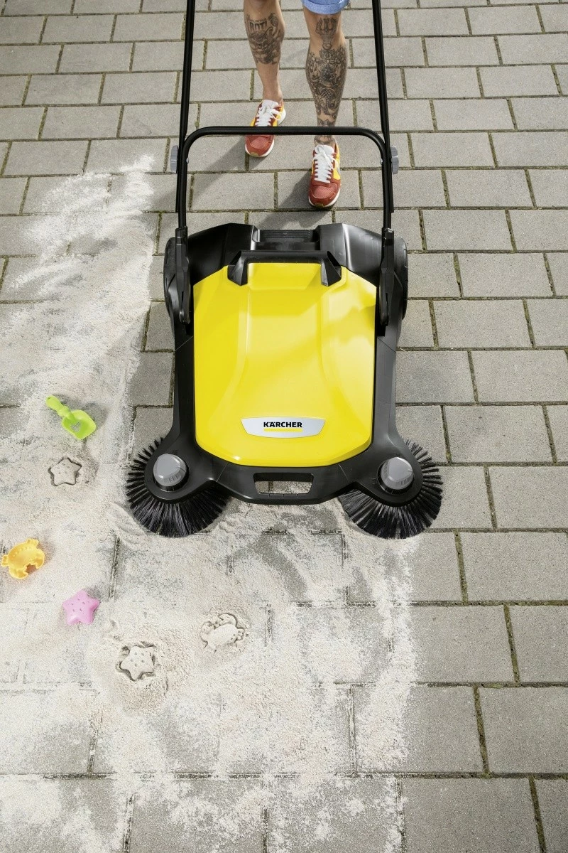 Ročni čistilec s krtačami Karcher S 6 Twin 1.766-460.0, širina 860 mm, posoda 38 L, 3000 m²/h, črno/rumen, set 2 stranski krtači