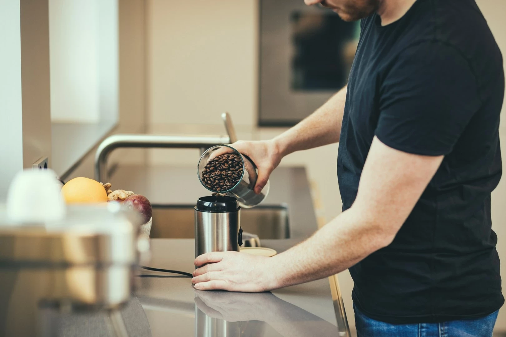 Mlinček za kavo Severin KM 3879, 50 g, 150 W, inox Mlinček za kavo Severin KM 3879, 50 g, 150 W, inox