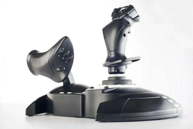 Letalski joystick Thrustmaster T.Flight Hotas One, za Xbox One/PC, črn