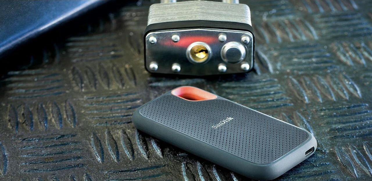Zunanji disk SanDisk Extreme Portable, 1 TB, USB Type-C, 3.2 Gen 2, 1050 MB/s, zaščita z geslom, črn Zunanji disk SanDisk Extreme Portable, 1 TB, USB Type-C, 3.2 Gen 2, 1050 MB/s, zaščita z geslom, črn