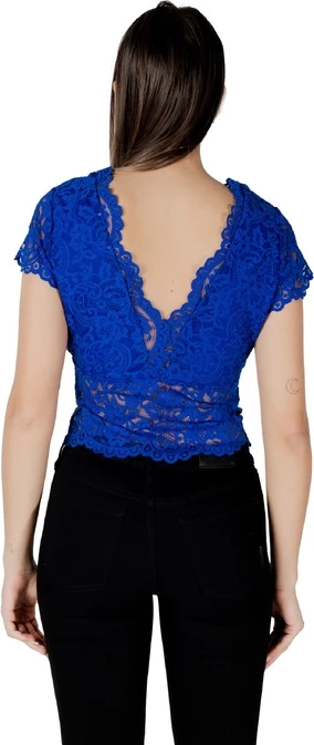 Top, Morgan De Toi, moder