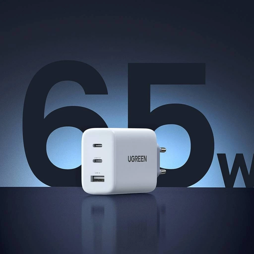Stenski polnilec UGREEN CD275 s kablom, 65 W, 2x USB Type-C / USB-A, bel Stenski polnilec UGREEN CD275 s kablom, 65 W, 2x USB Type-C / USB-A, bel