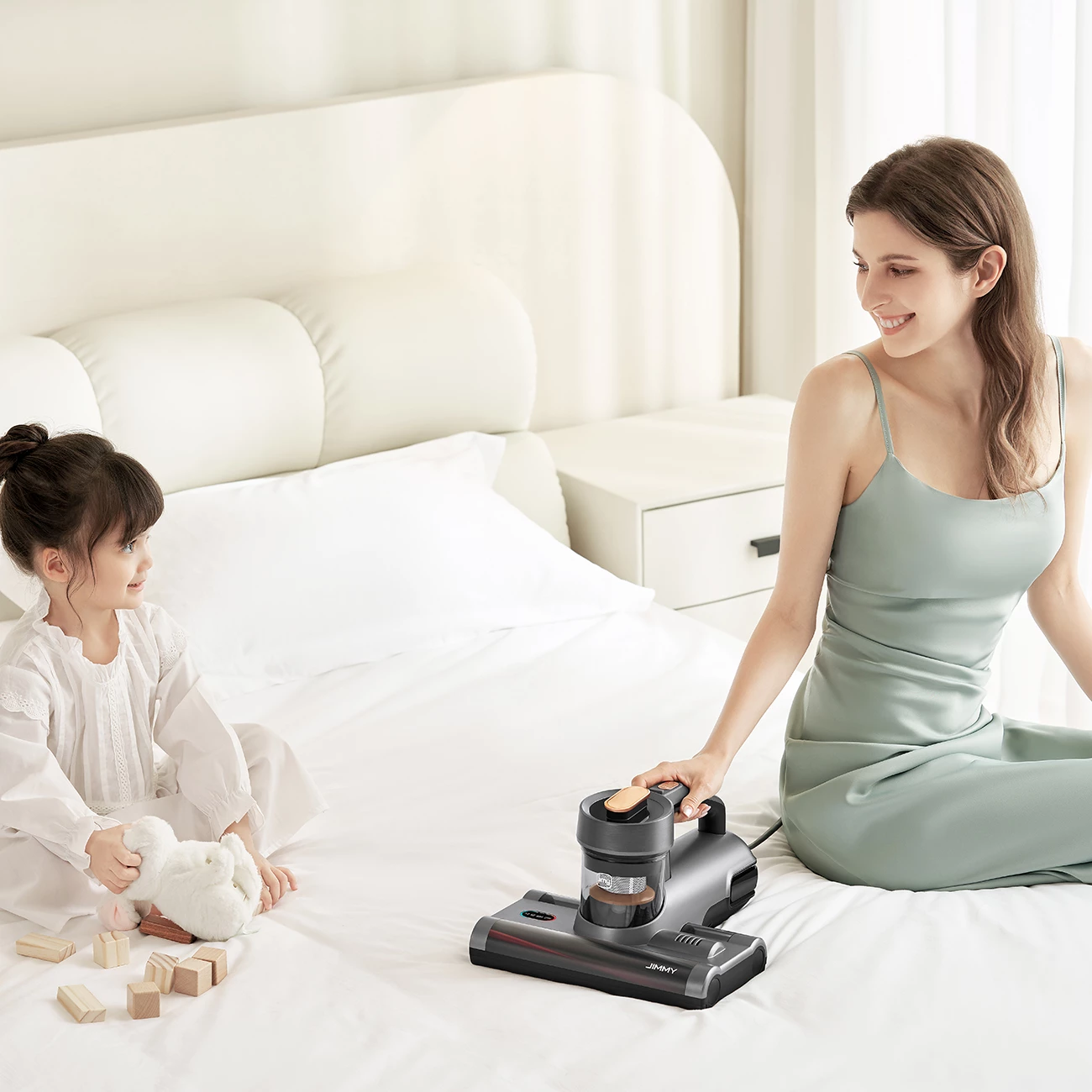 Sesalnik z električnim napajanjem JIMMY BX7, 600 W, 15 kPa, UV in ultrazvok, srebrno/črno