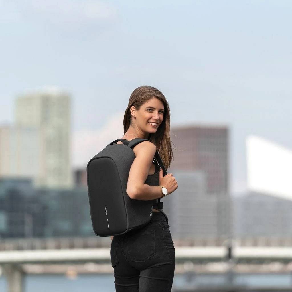 Nahrbtnik za prenosnik XD Design Bobby, črn