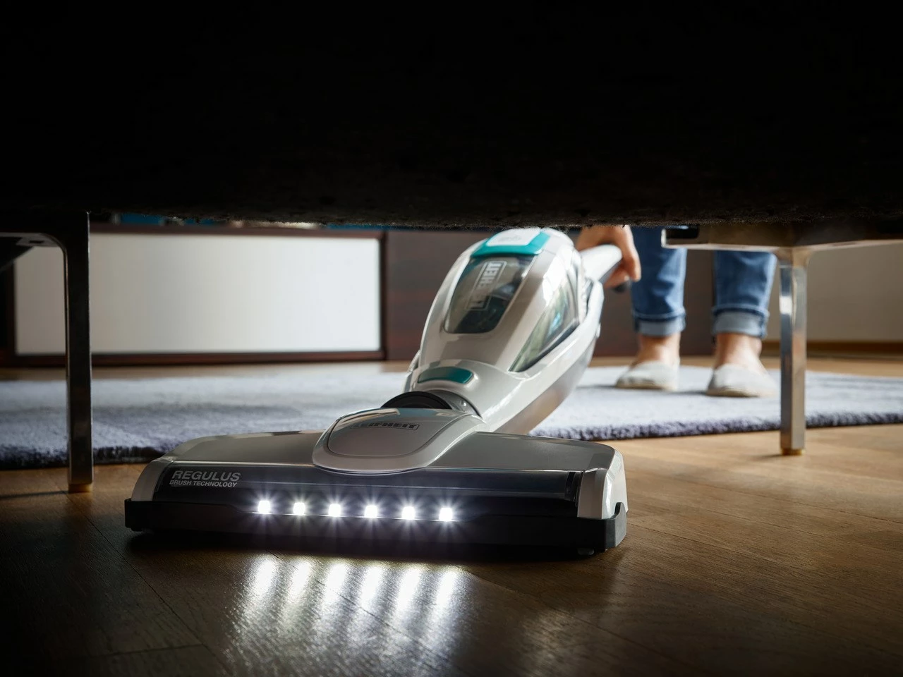 Brezžični sesalnik 2-v-1, brez vrečke, 20V, bel/moder Leifheit PowerVac Brezžični sesalnik 2-v-1, brez vrečke, 20V, bel/moder Leifheit PowerVac