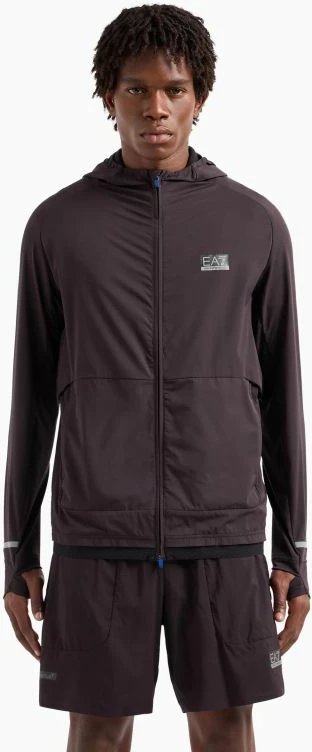 Duks, Emporio Armani EA7, kava