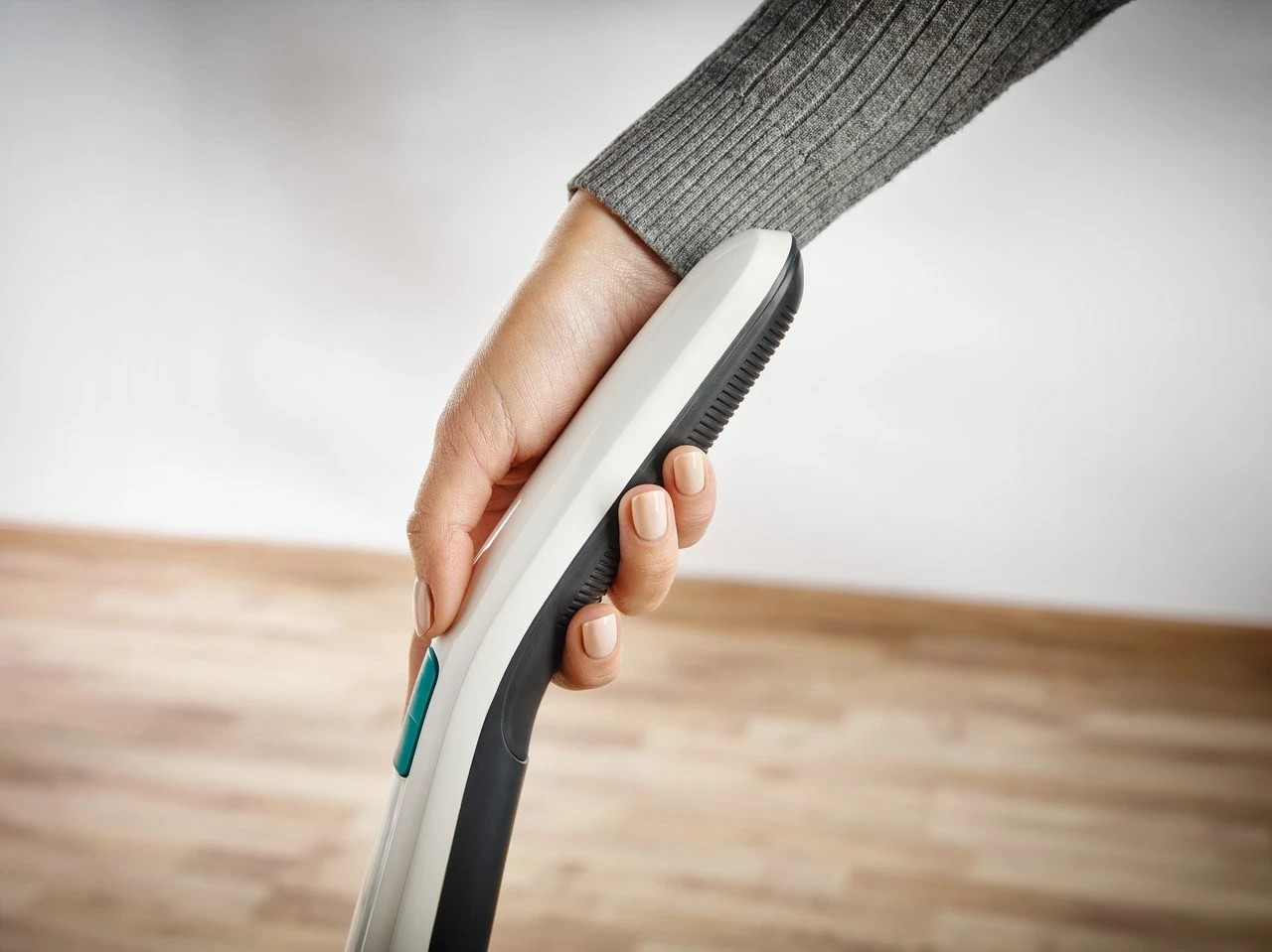 Brezžični sesalnik 2-v-1, brez vrečke, 20V, bel/moder Leifheit PowerVac Brezžični sesalnik 2-v-1, brez vrečke, 20V, bel/moder Leifheit PowerVac