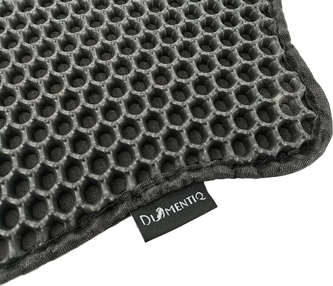 Preproga za mačji straniščni pladenj, 40 x 50 cm, EVA, črna DIAMENTIQ