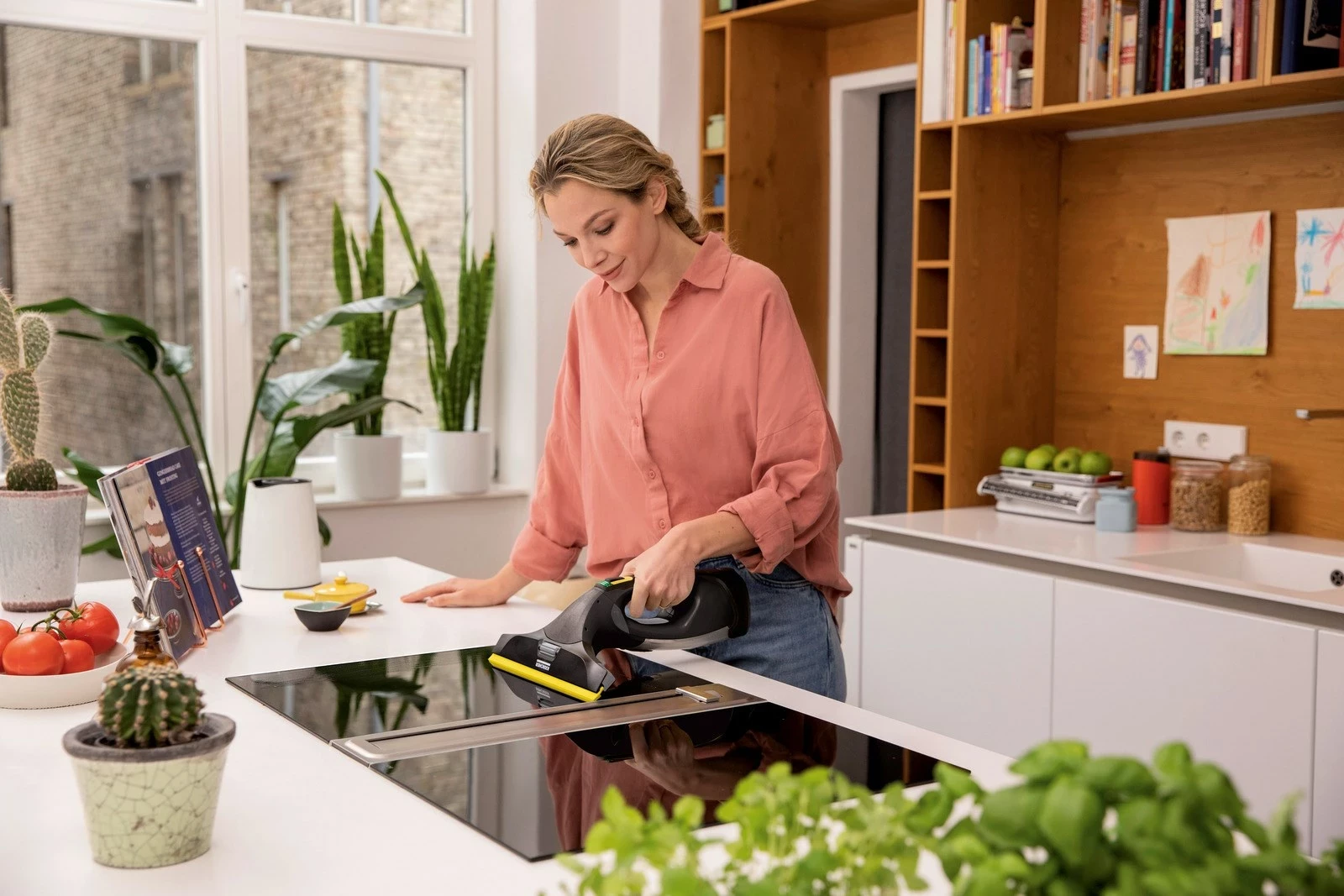 Električni čistilec oken KARCHER WV 5 Plus Anniversary Edition, črn