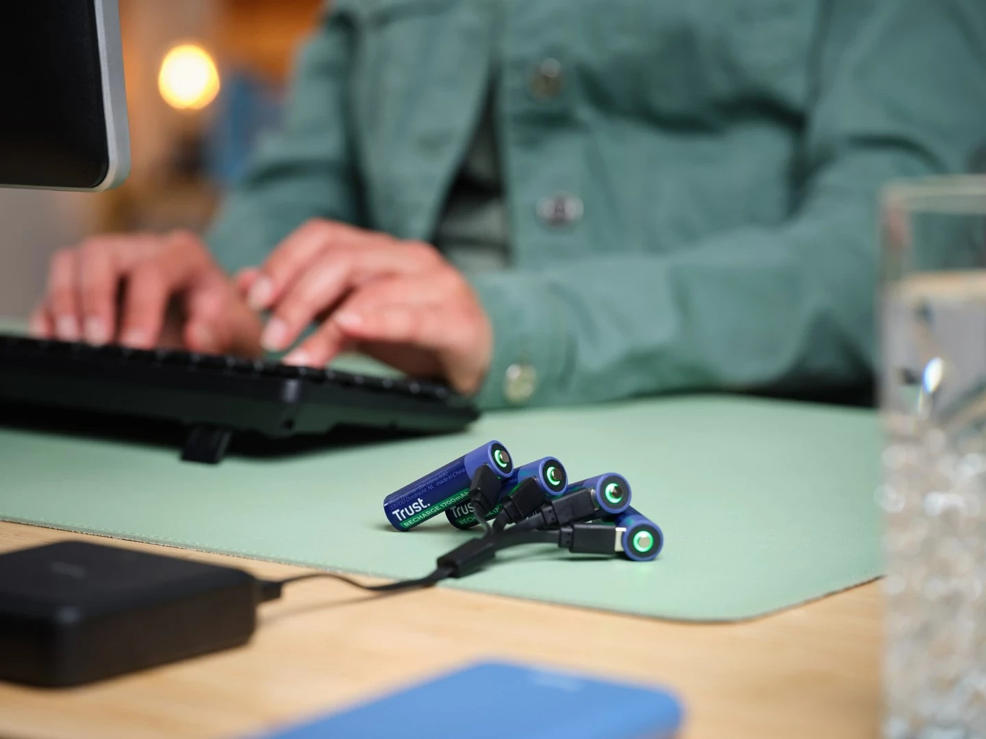 Polnilne baterije AA Trust 25631, zelene, 4 kosi