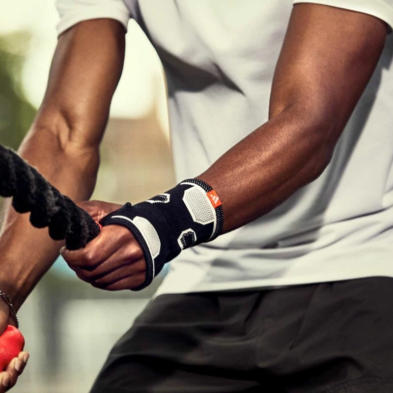 Ščitnik za zapestje adidas, črn