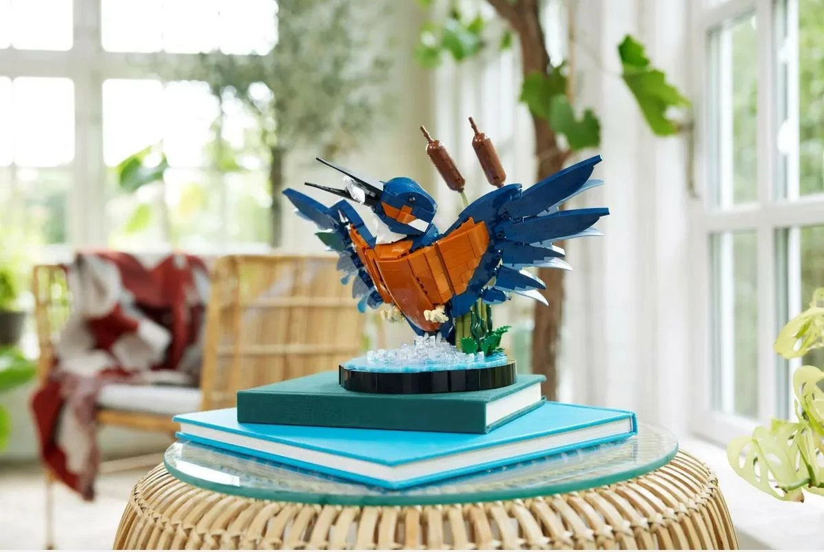 Model kingfisher z 834 kosi, LEGO Icons 10331, za odrasle
