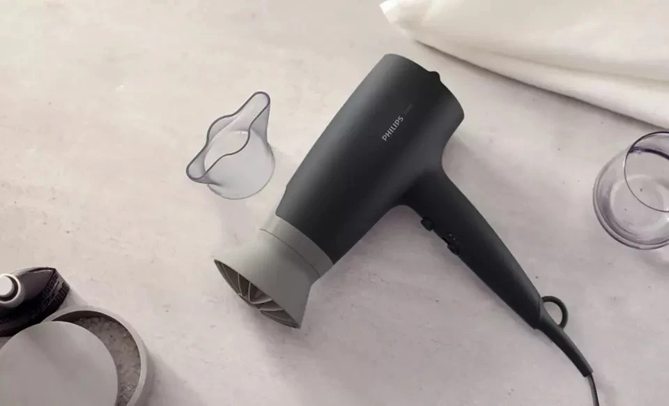 Sušilnik za lase Philips BHD351/10, 2100 W, črn