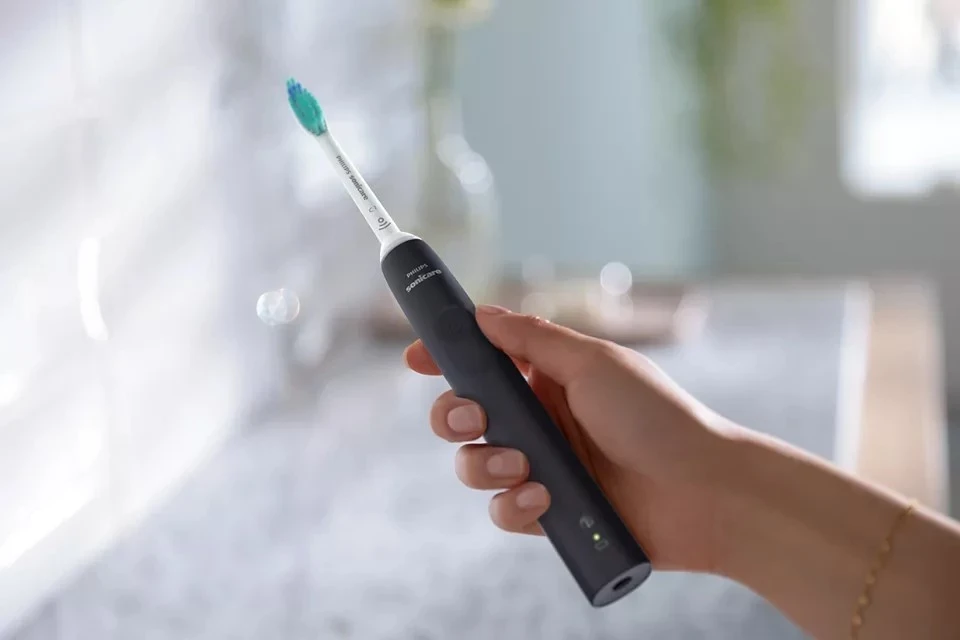 Električna zobna ščetka Philips Sonicare HX3675/15, črno/roza Električna zobna ščetka Philips Sonicare HX3675/15, črno/roza