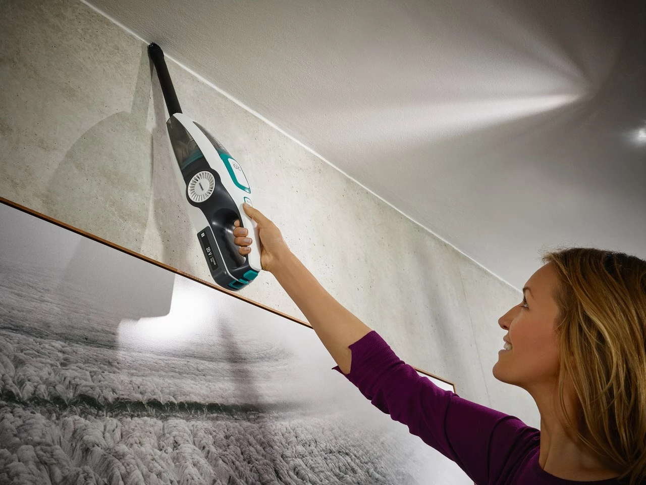 Brezžični sesalnik 2-v-1, brez vrečke, 20V, bel/moder Leifheit PowerVac Brezžični sesalnik 2-v-1, brez vrečke, 20V, bel/moder Leifheit PowerVac