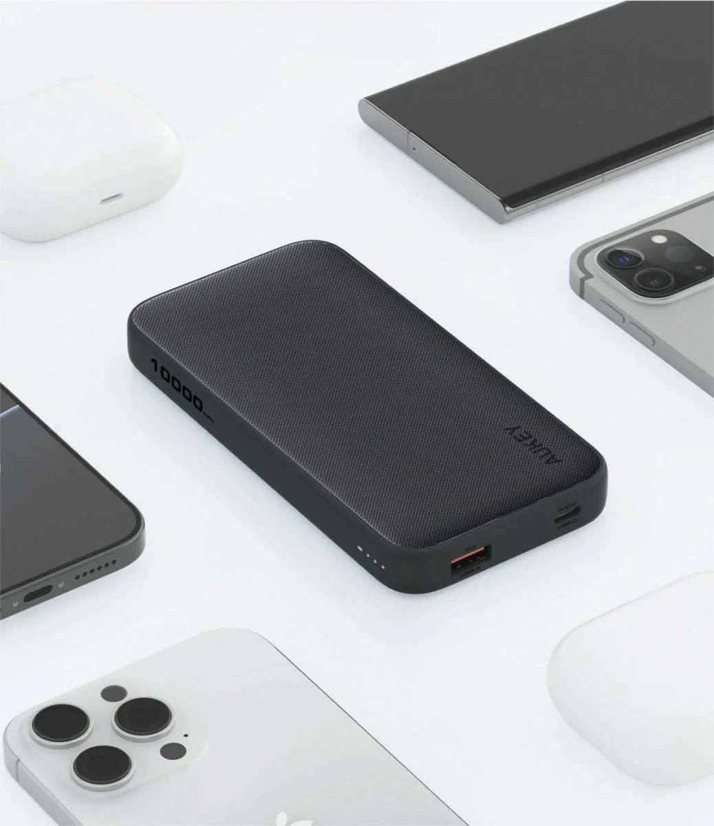 Powerbank AUKEY PB-Y46P Spark Go, 10000 mAh, 22,5 W, 2×USB, USB-C kabel, črn