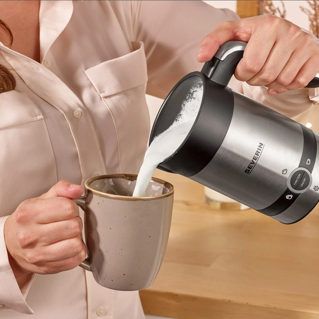 Pena za mleko SEVERIN SM 3584, avtomatska, 100 ml, črno/inox