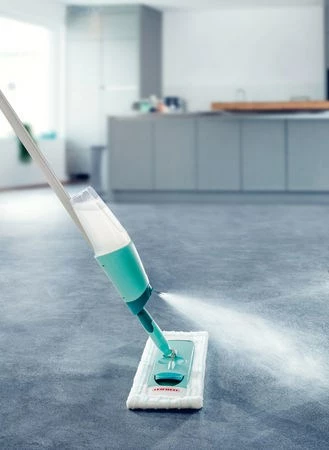 Krpa z razpršilcem Leifheit XL, zelena/bele