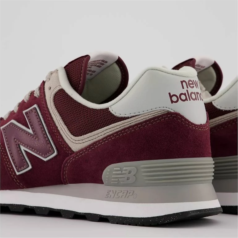 Eleganten temno rdeč par športnih copat New Balance 574 za moške