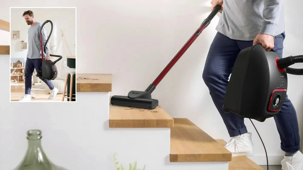 Sesalnik z vrečko, Bosch Serie 4 BGB41POW1, 850 W, črn