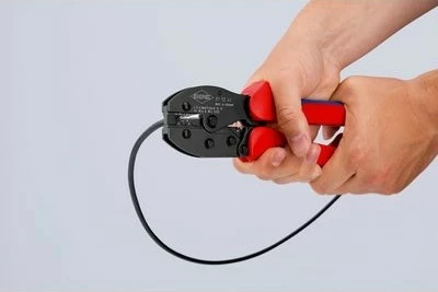 Klešče za stiskanje konektorjev MC4/EVO2 Knipex PreciForce, rdeče/modre ročaje