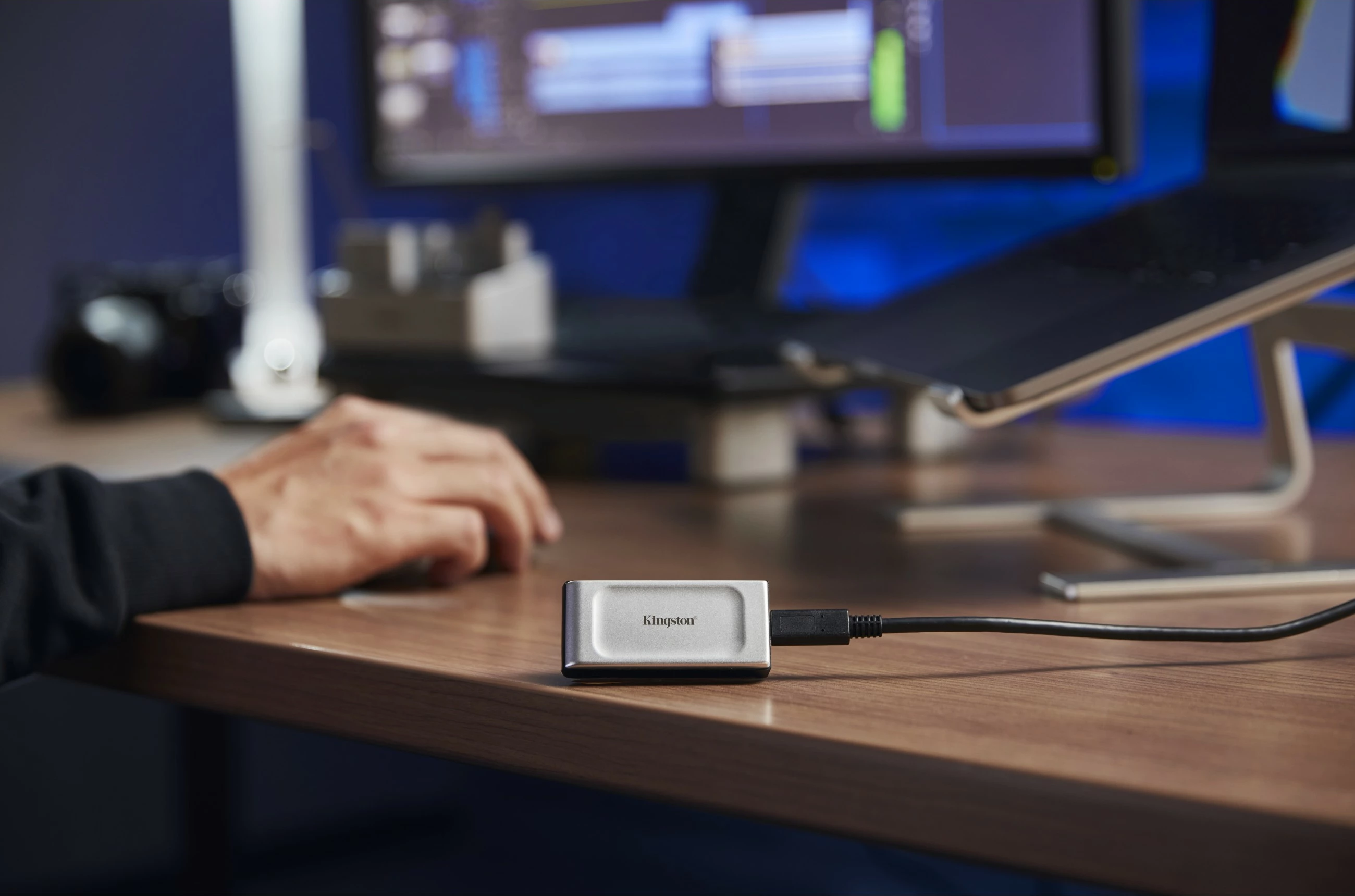 Prenosni SSD 500 GB USB Type-C 3.2 Gen 2, Kingston XS2000, 2000 MB/s, črn, srebrn